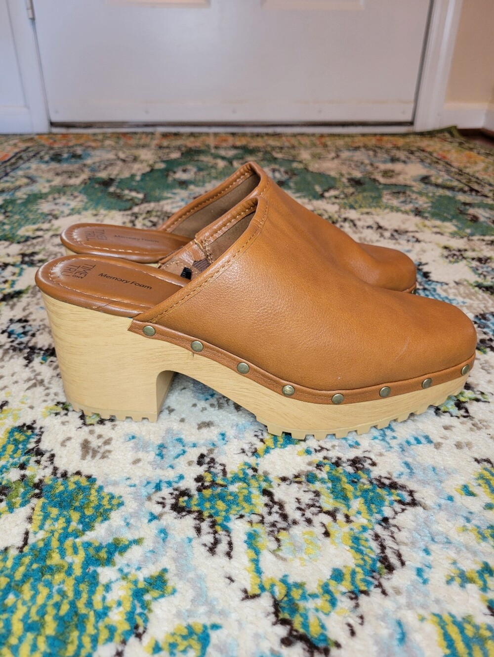 NWOT Time And Tru Brown Memory Foam Studded Faux Leather Wood Heeled Clogs 10